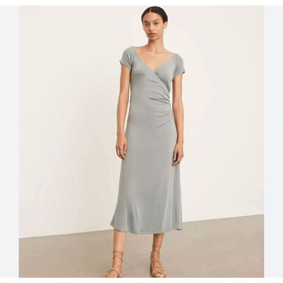 Vince Gray V Neck Maxi Sweater Dress Classic Short Sleeve Size Medium Knitted - Picture 1 of 11